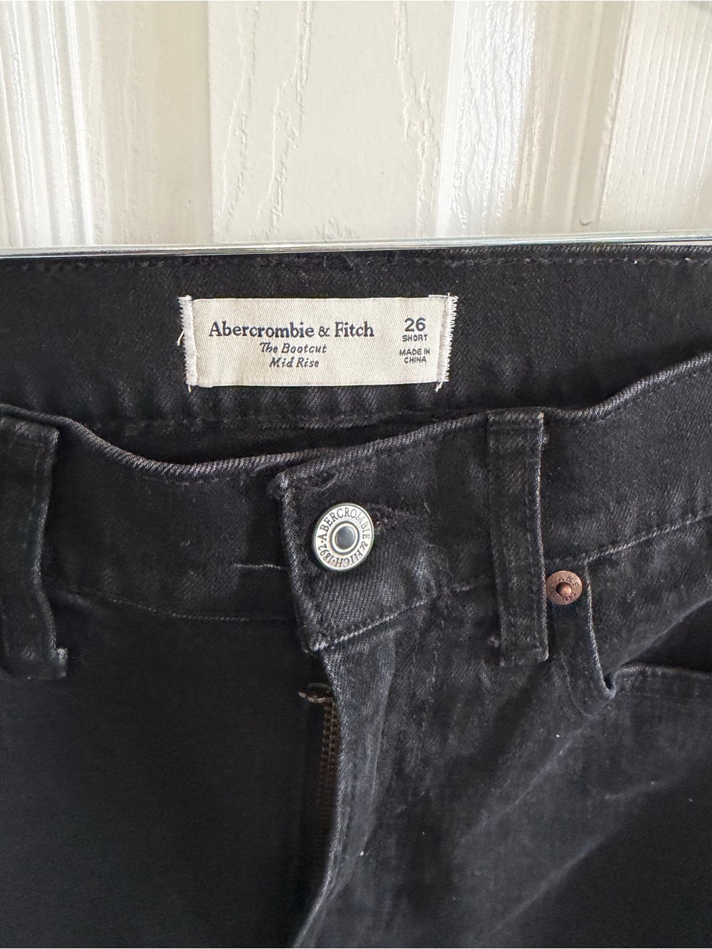 Abercrombie & Fitch The Bootcut Mid Rise Black 26 Short - Picture 4 of 5
